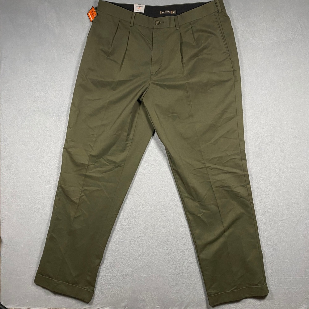 Dockers Comfort Khaki Pants Mens 38x34 Olive Green D4 Relaxed Fit Pleated Cuffed